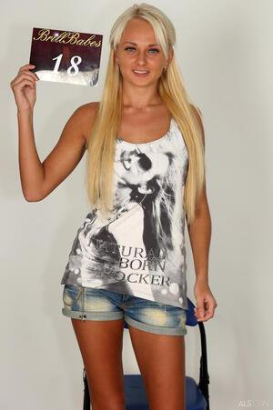 Original 1361 px/ 2048 px