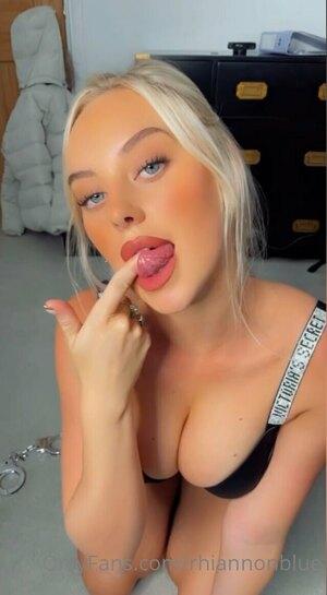 Original 639 px/ 1160 px