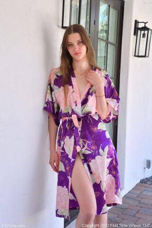 Original 852 px/ 1280 px