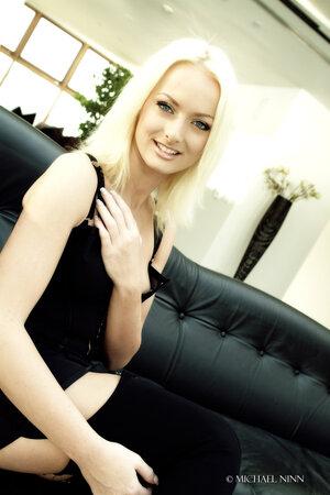 Original 1365 px/ 2048 px