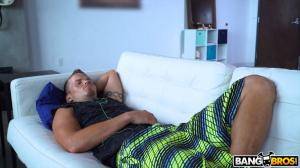 Original 1267 px/ 713 px