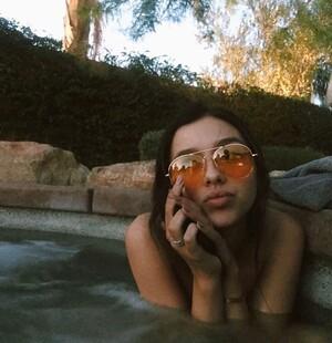 Original 992 px/ 1025 px