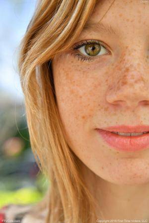 Original 852 px/ 1280 px