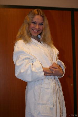 Original 2048 px/ 3072 px