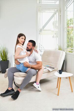 Original 1067 px/ 1600 px