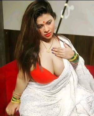 Sexy girl saree nude