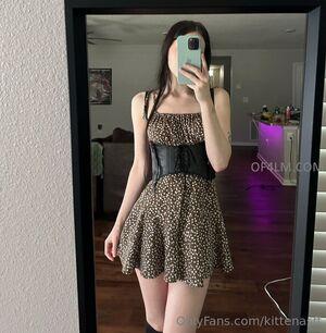 Original 872 px/ 890 px