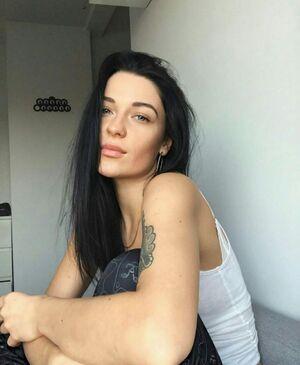 Original 890 px/ 1083 px