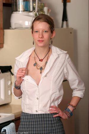 Original 681 px/ 1024 px