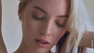 Original 1280 px/ 720 px