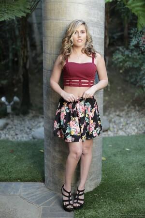 #SweetheartVideo Sasha Heart - Lesbian Strap-On