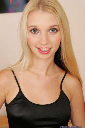 Original 853 px/ 1280 px