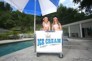 Original 900 px/ 600 px