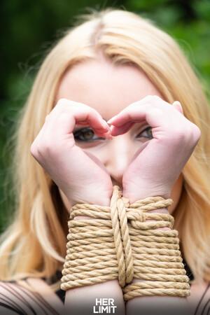 Original 2560 px/ 3840 px