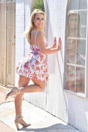 Original 852 px/ 1280 px