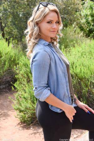 Original 852 px/ 1280 px