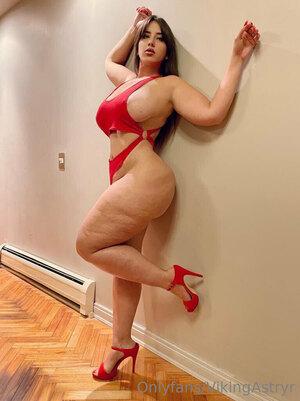 Original 767 px/ 1024 px