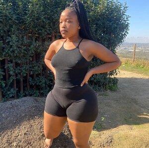 Original 1080 px/ 1074 px