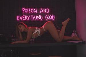 Original 828 px/ 550 px