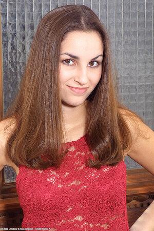 Original 683 px/ 1024 px