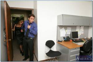 Original 850 px/ 571 px