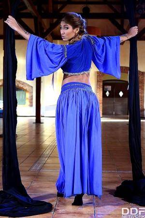 Original 533 px/ 800 px