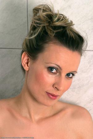 Original 682 px/ 1024 px