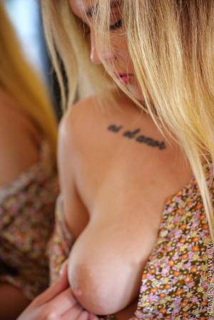 Original 854 px/ 1280 px