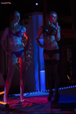 #WhenGirlsPlay Brett Rossi Katy Kiss - Show Them How Its Done