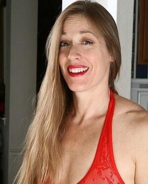 Paula (pau028) 246578