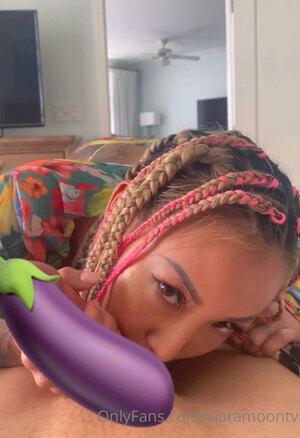 Original 1402 px/ 2048 px