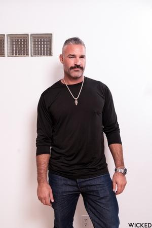 Original 1280 px/ 1920 px