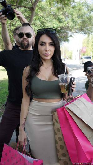 Lela Star - Kim K Fucks The Paparazzi