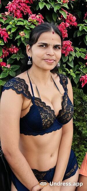 my slutty wife vinotha as thoppul queen (deep Navel of vinotha)