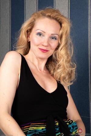 Original 682 px/ 1024 px