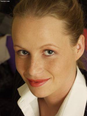 Original 730 px/ 973 px