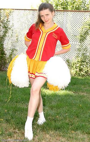 Original 646 px/ 1024 px