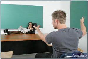 Original 850 px/ 571 px