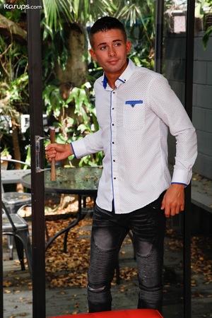 Original 2000 px/ 3000 px