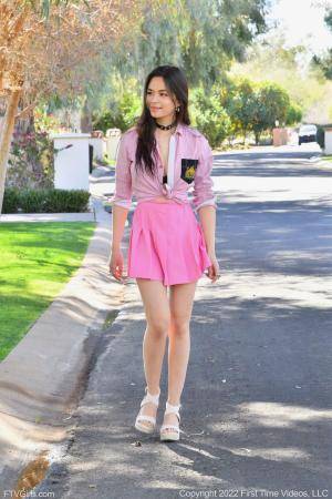 Original 852 px/ 1280 px