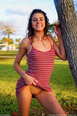 Original 852 px/ 1280 px