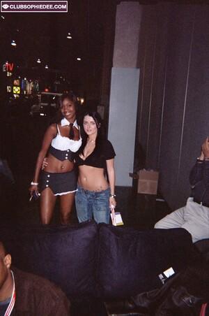 Original 679 px/ 1024 px