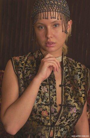 Original 787 px/ 1200 px