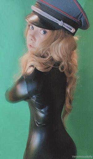 Original 706 px/ 1204 px