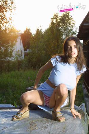 Original 682 px/ 1024 px