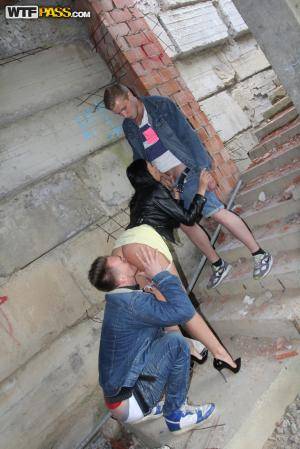 Original 1067 px/ 1600 px