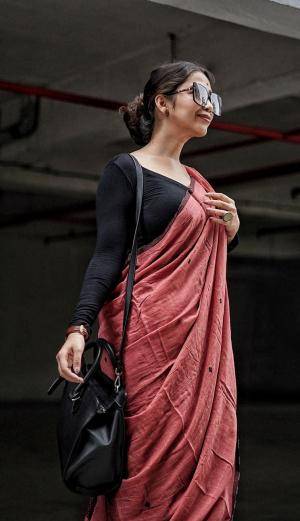 Original 744 px/ 1294 px