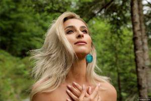 Original 1199 px/ 800 px