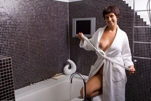 Original 1600 px/ 1064 px