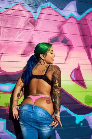 Original 1366 px/ 2048 px